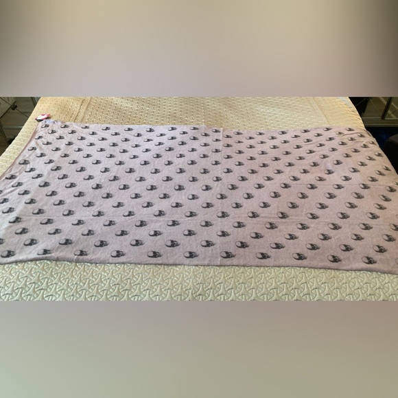 NWT Skull Cashmere Pink/Lavender Large Rectangle Skull Scarf - Picture 11 of 14